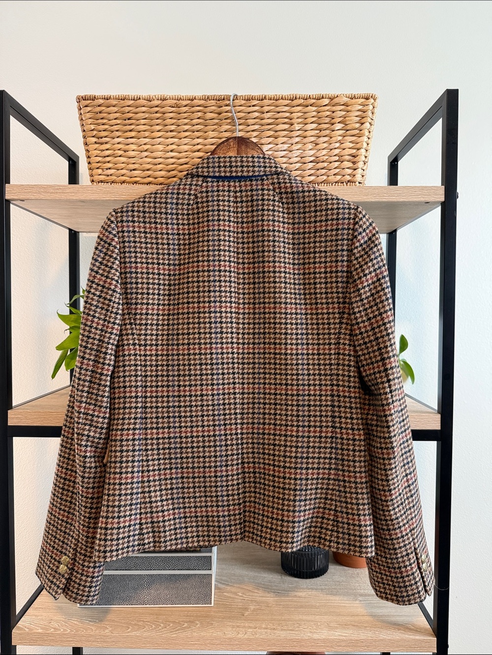 J. CREW Wool-Blend Schoolboy Blazer in Brown Houndstooth, 8 - Picture 6 of 10